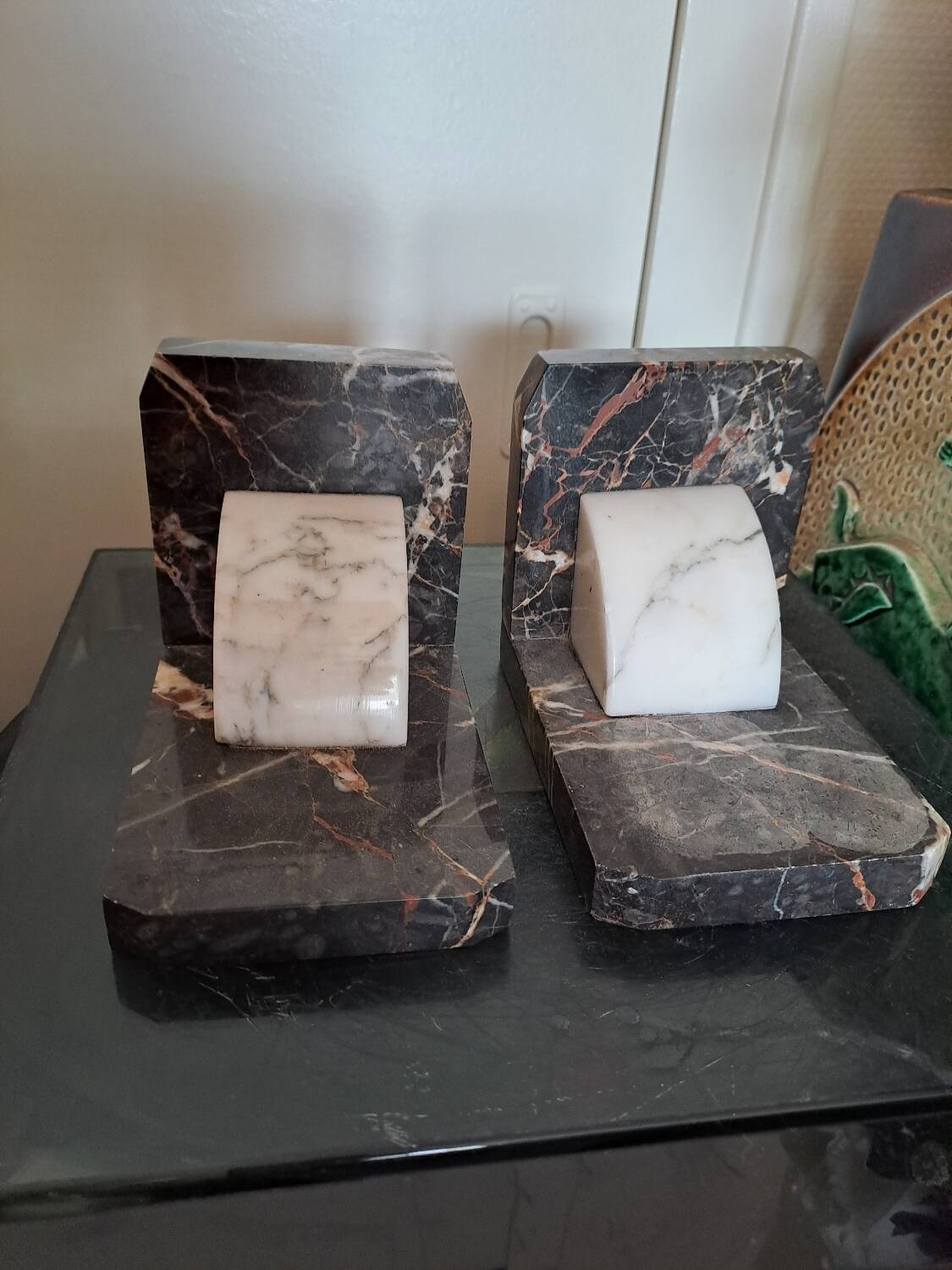 Pair of bookends. Made of marble. Art Deco.