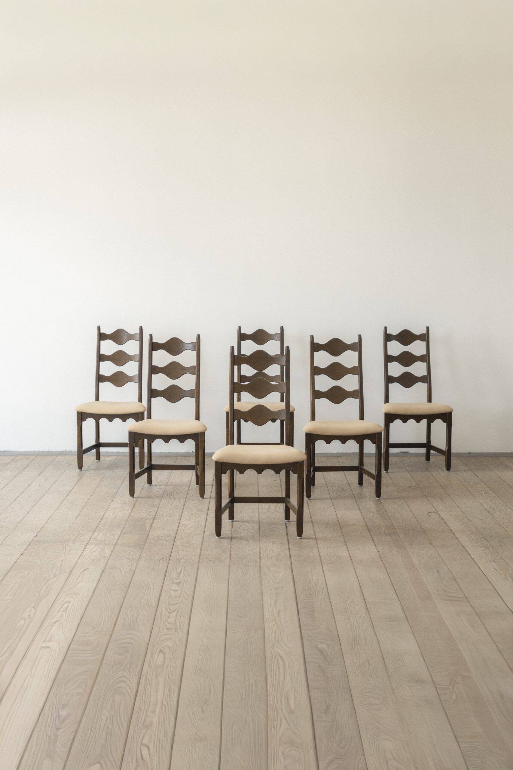 Henning Kjærnulf, chaise de salle à manger (ensemble de huit)