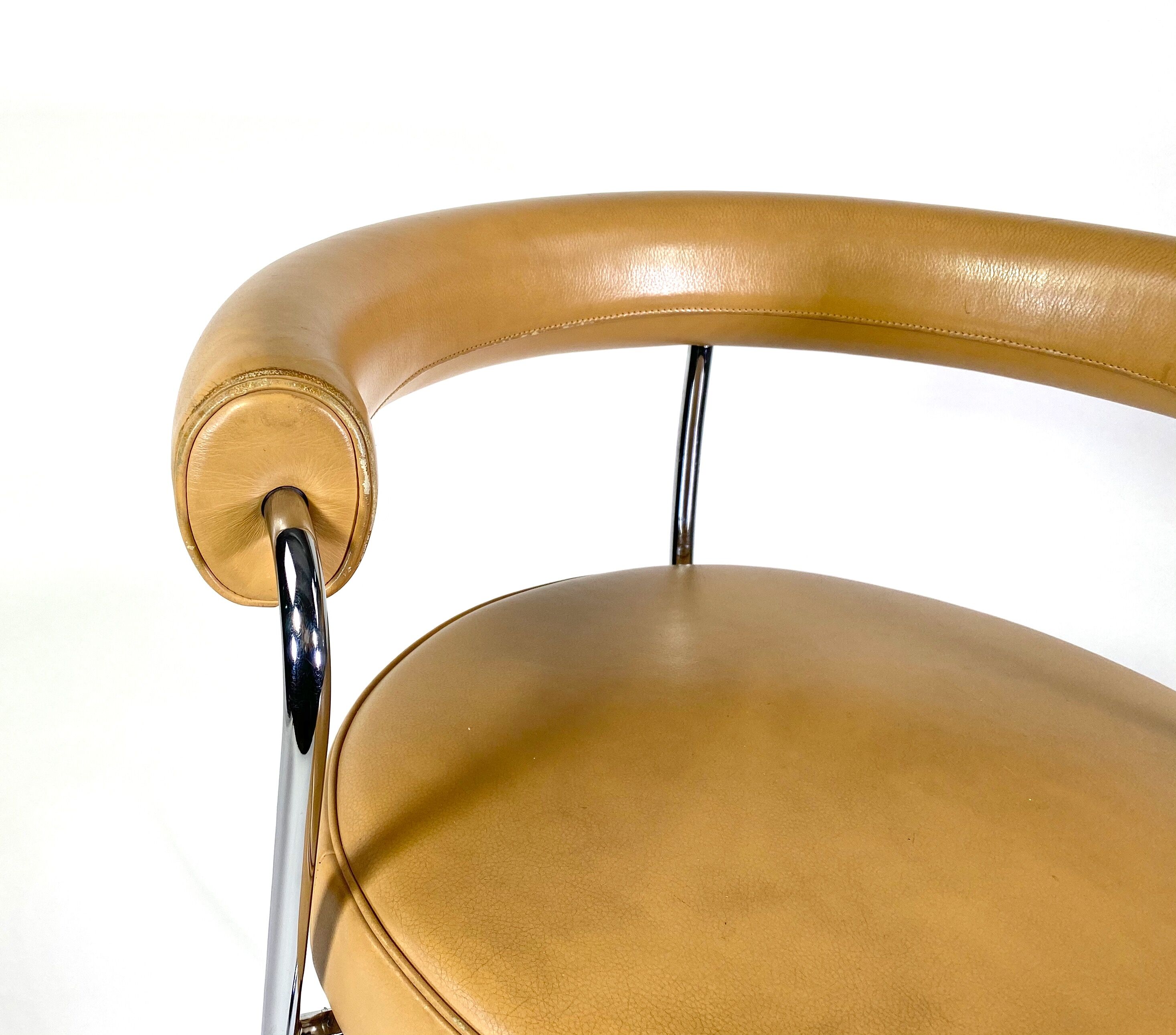Pair of armchairs Le Corbusier LC7 edition Cassina Year 90