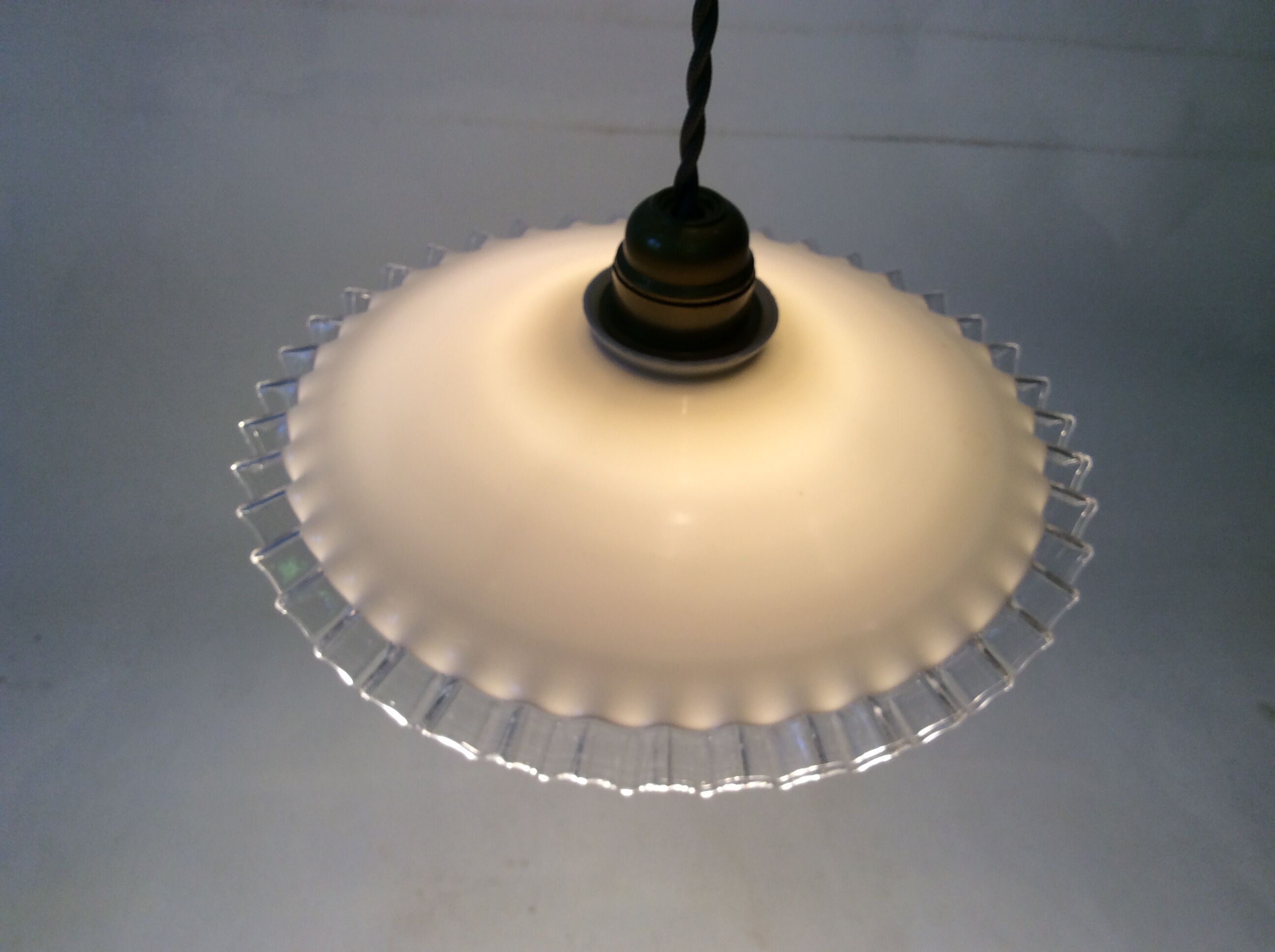 Suspension in vintage opaline