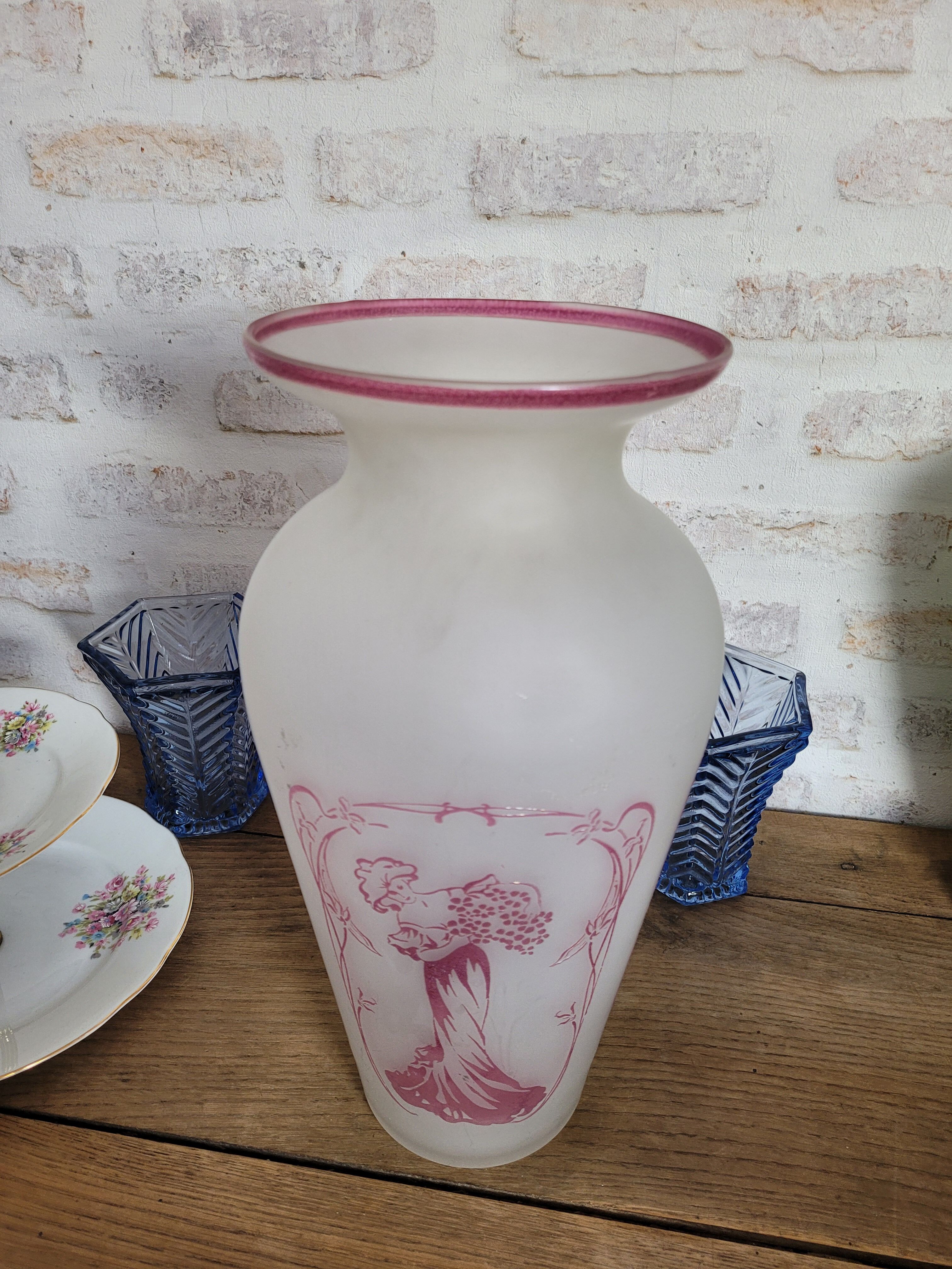 Large vase motif Art Nouveau