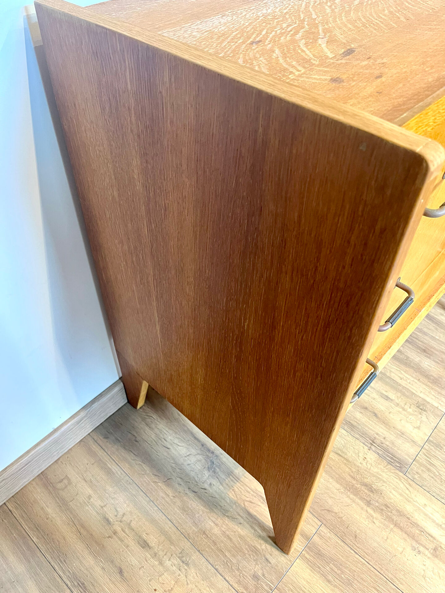 Chest of drawers with 3 drawers