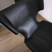 Artifort F976 design armchairs – black leather – swivel (x3)