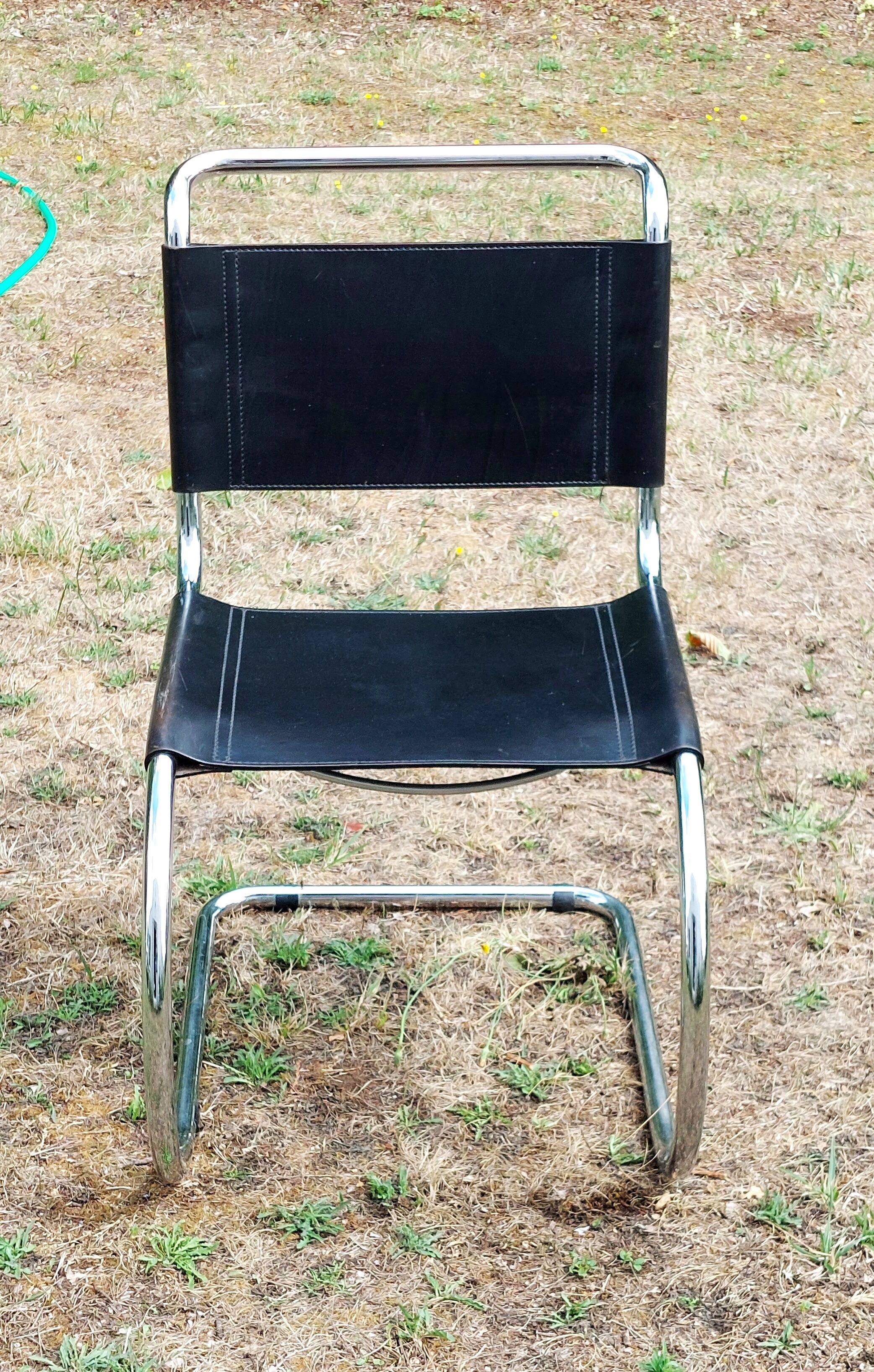 Lot de 4 chaises design Mies Van Der Rohe, édition années 80