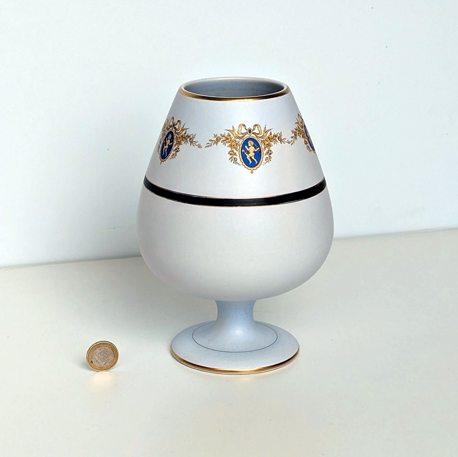 Footed vase, ceramic pot - Flora Keramiek Gouda Holland factory