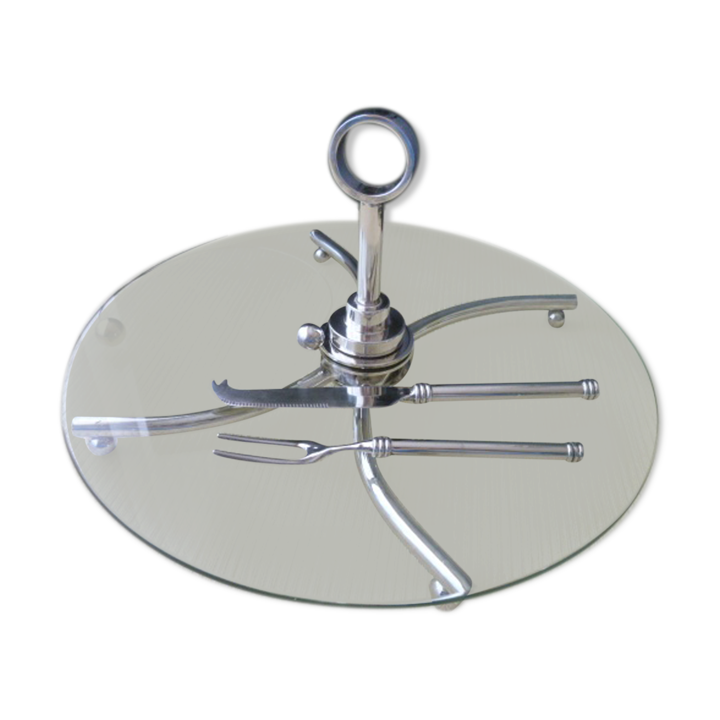 Cheese platter made of glass and silver metal and its serving cutlery