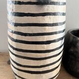 Sejnane terracotta vase