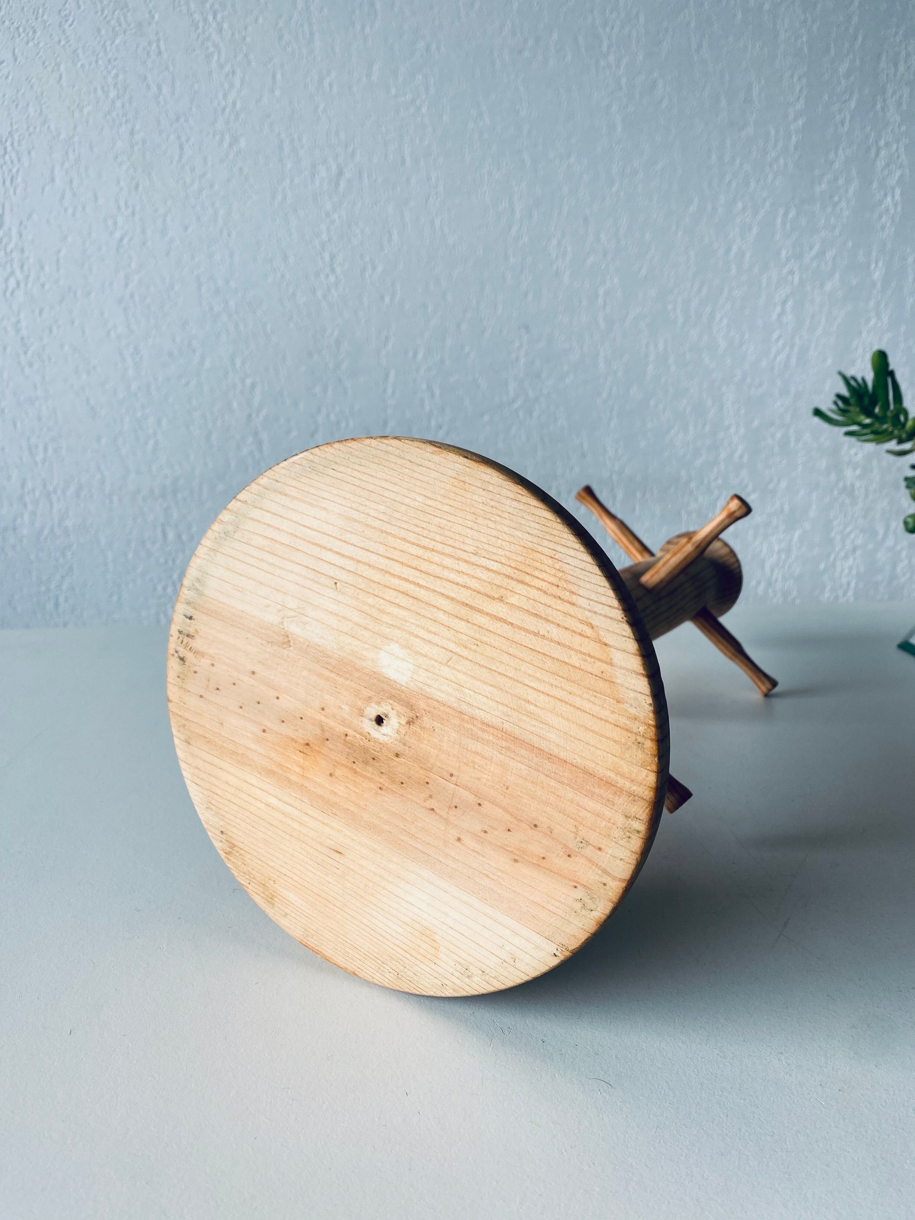 Wooden jewelry holder