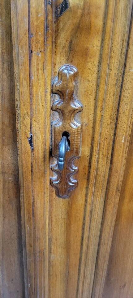 Exceptional Empire period wardrobe in solid walnut, 19th century, circa 1800