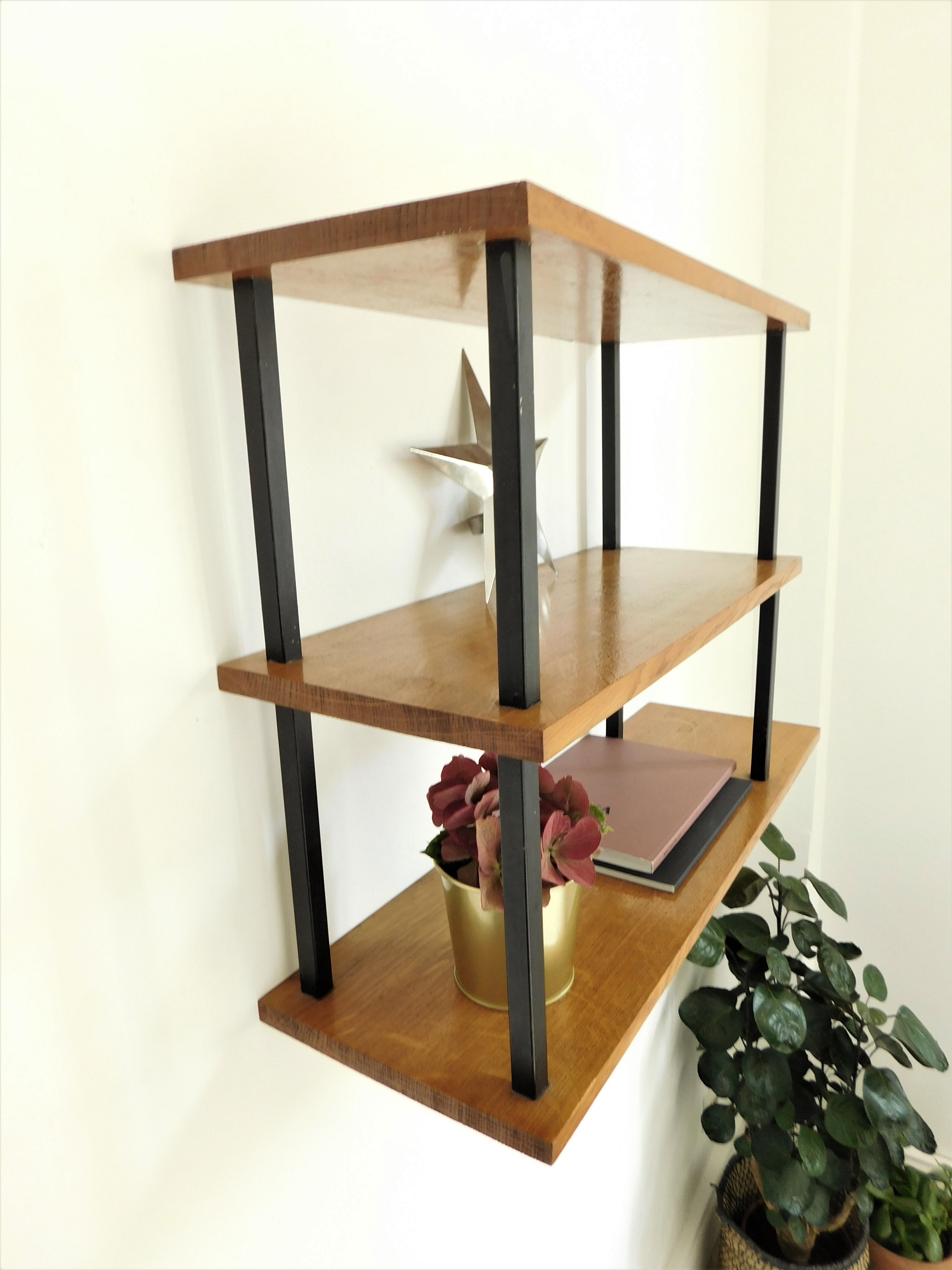 Etagère vintage asymétrique en hêtre massif