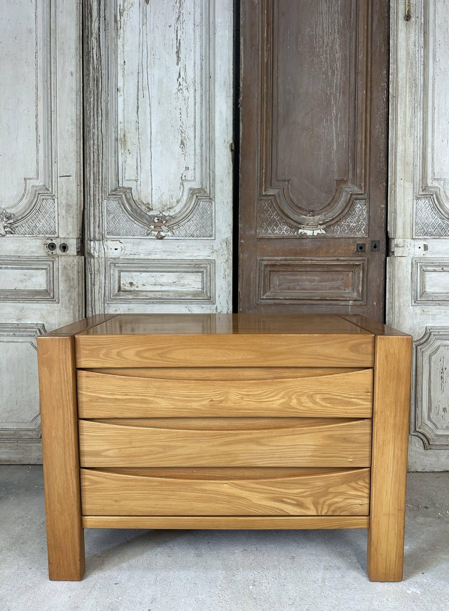 Regain style chest of drawers in elm from around 1980-90.