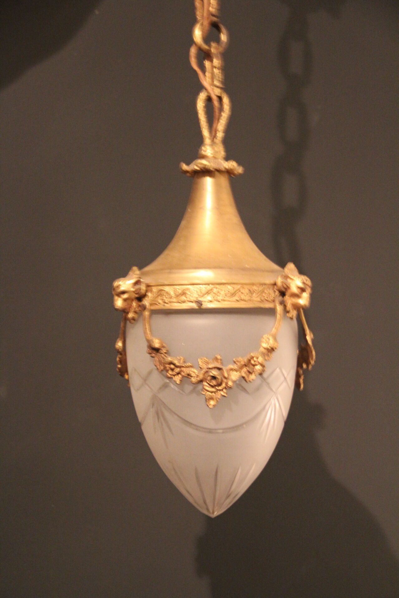 Shell chandelier 1900, frosted glass engraved and bronze
