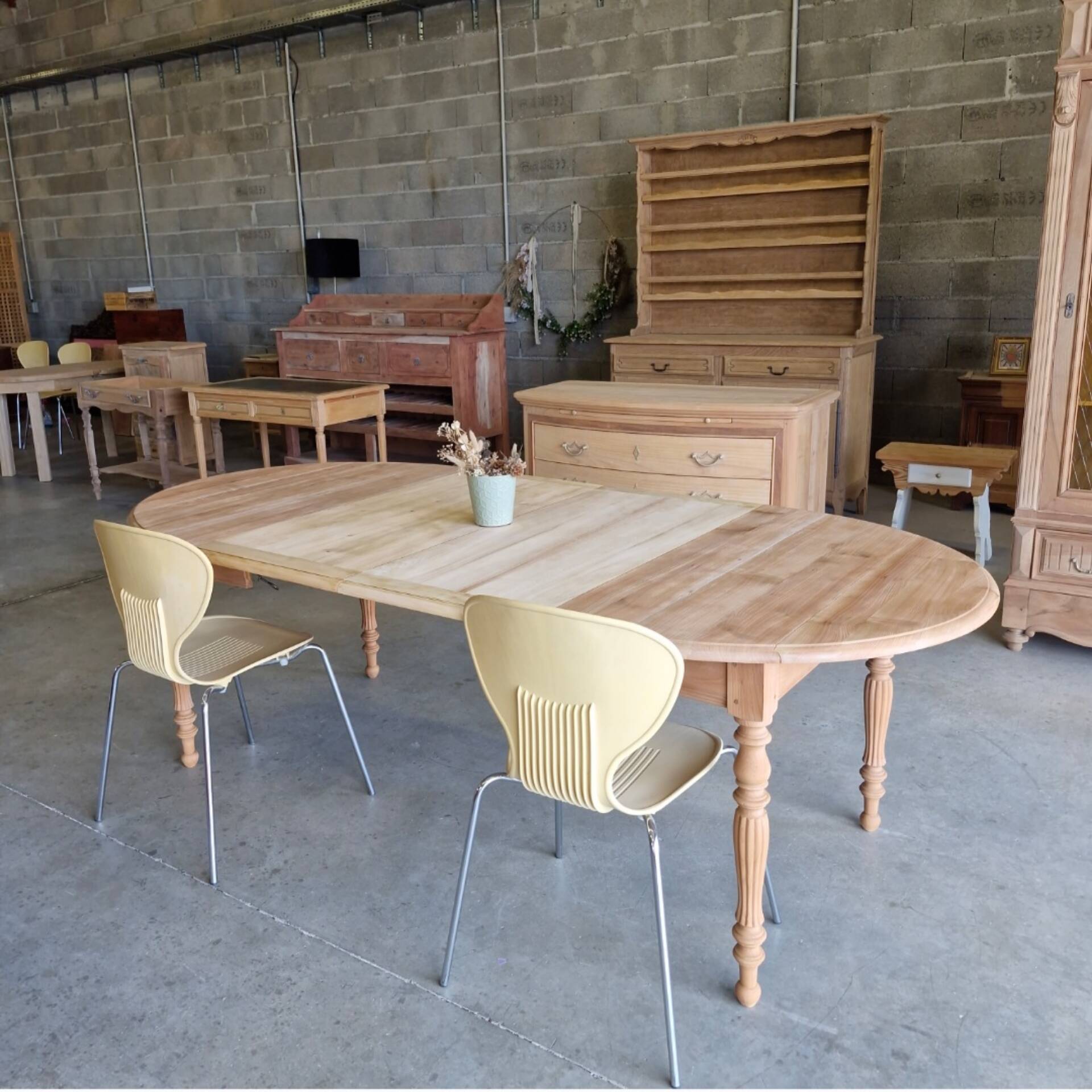 Oval solid cherry wood table with drop leaves + 2 extensions