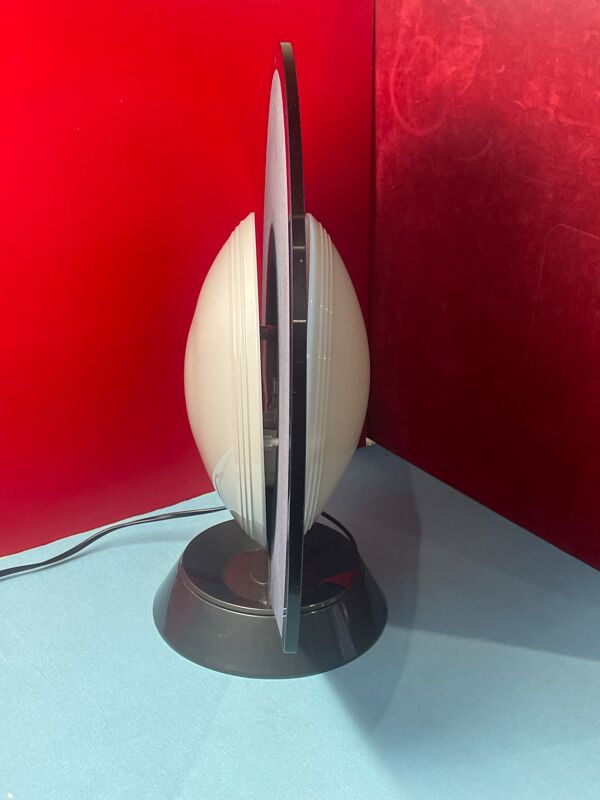 Lampe tournante Gong de Bruno Gecchelin, Arteluce Italie design