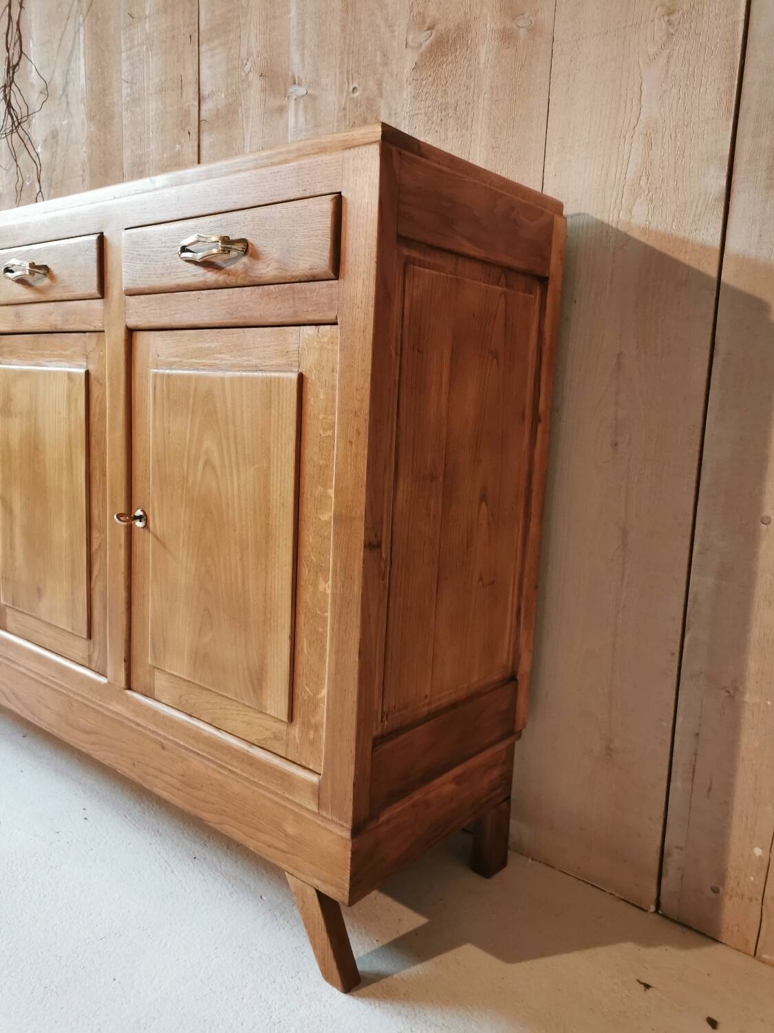 Compass feet sideboard