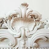 Miroir blanc sculpté