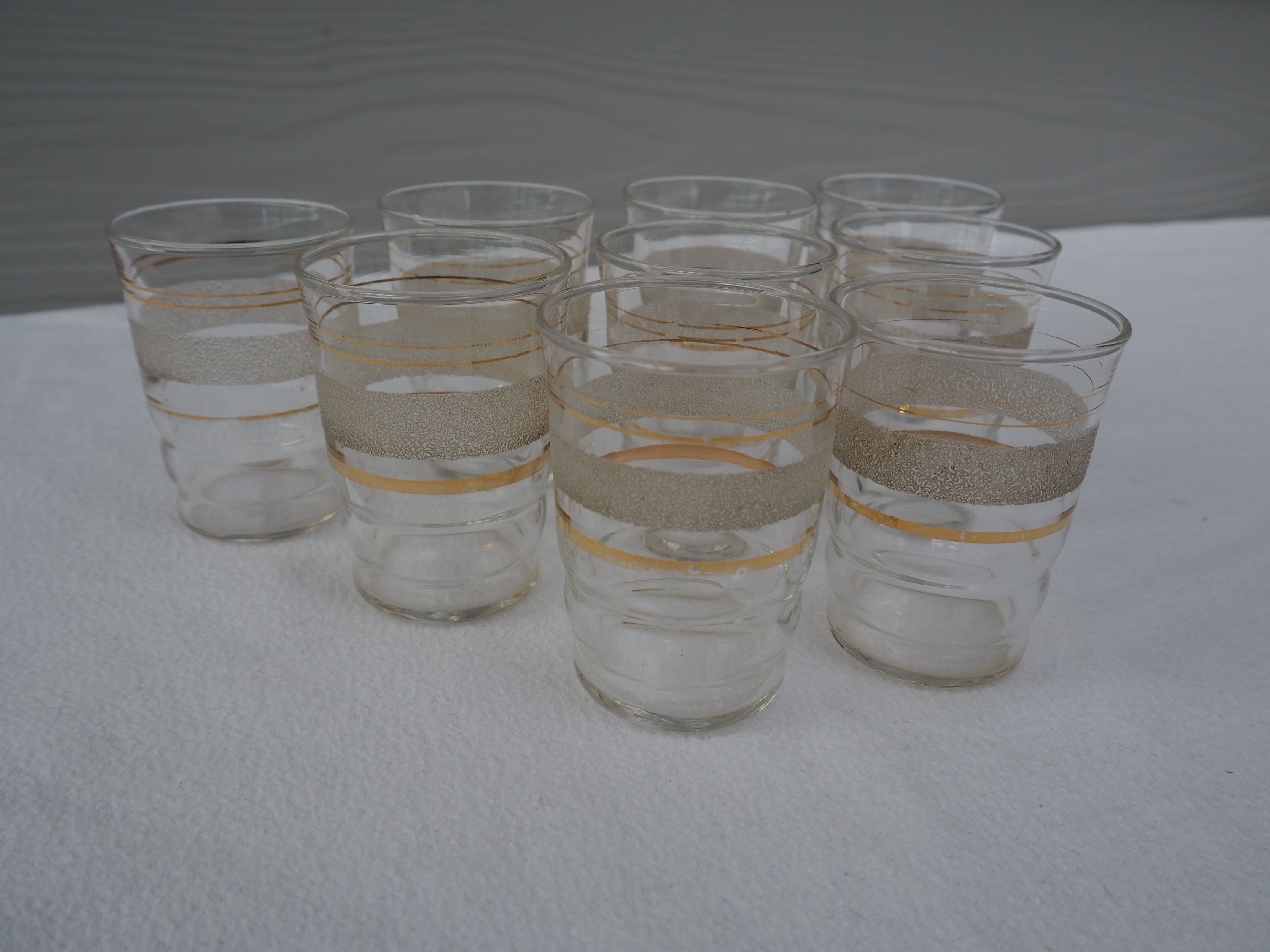9 wine glasses, gold edging and granite – 1960s-1970s