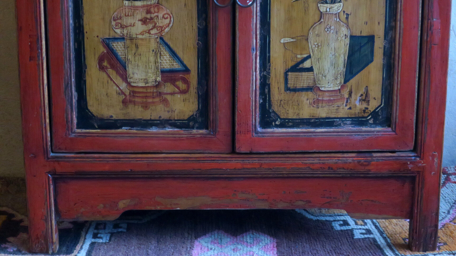 Mid century Chinese painted cabinet with 2 doors and 2 drawers