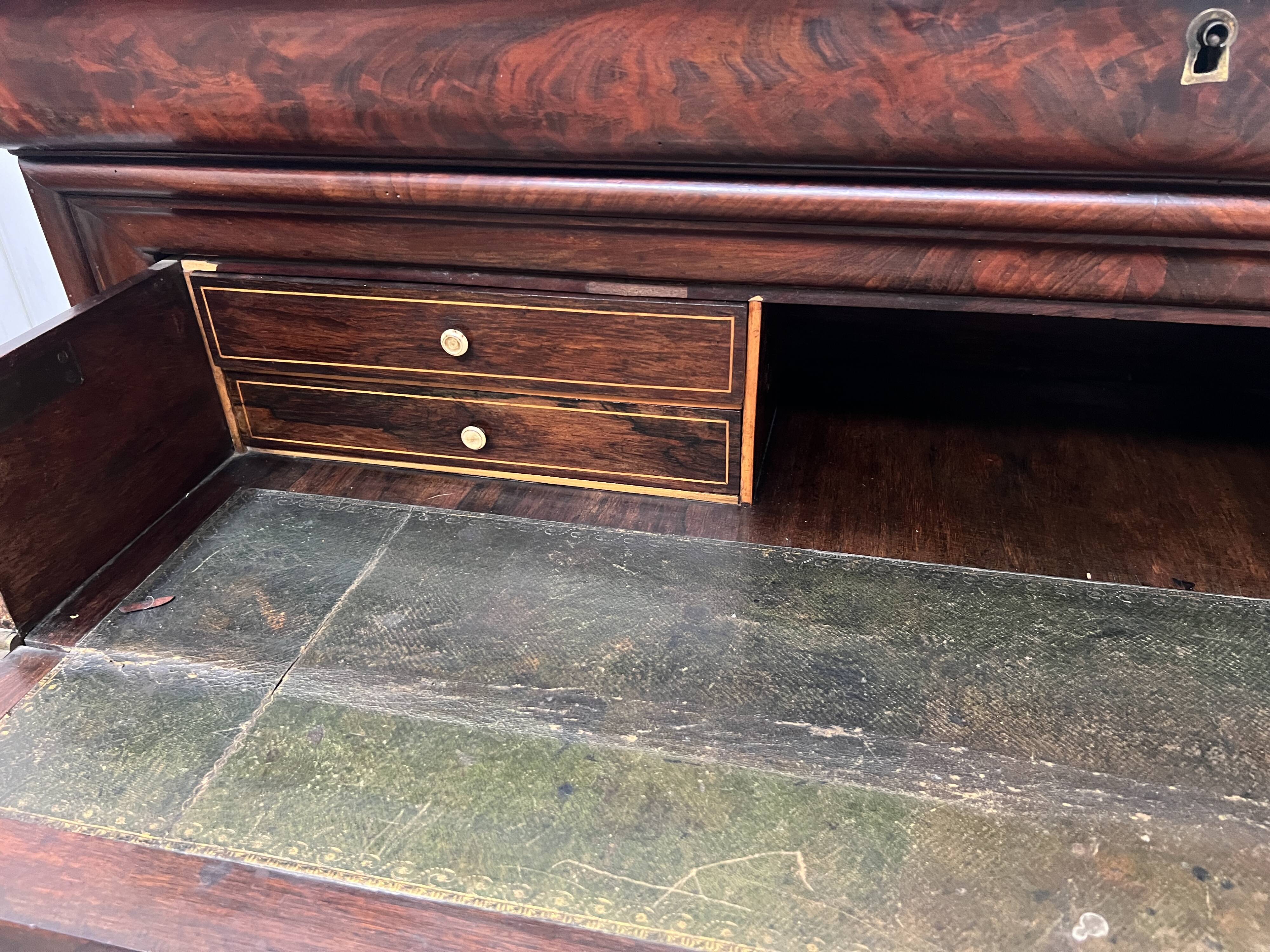 Commode secrétaire Louis Philippe en acajou XIX siècle