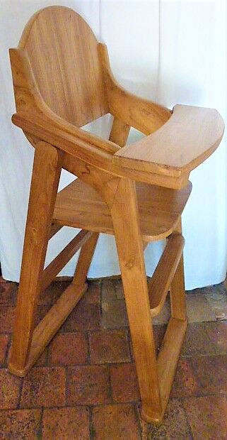 High chair for sturdy and very handy children
