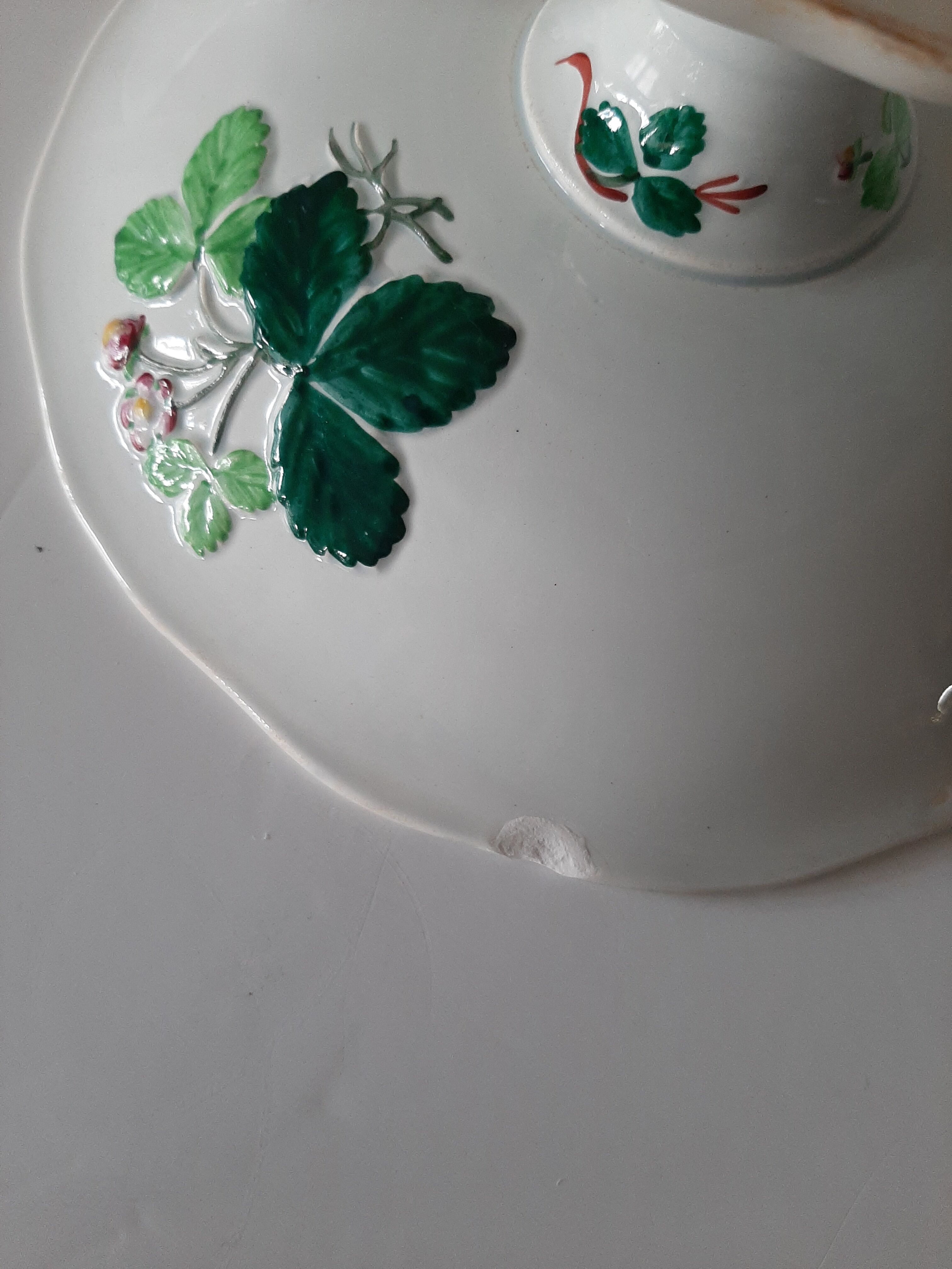 'Strawberry' compotier says Service George Sand, Creil and Montereau earthenware