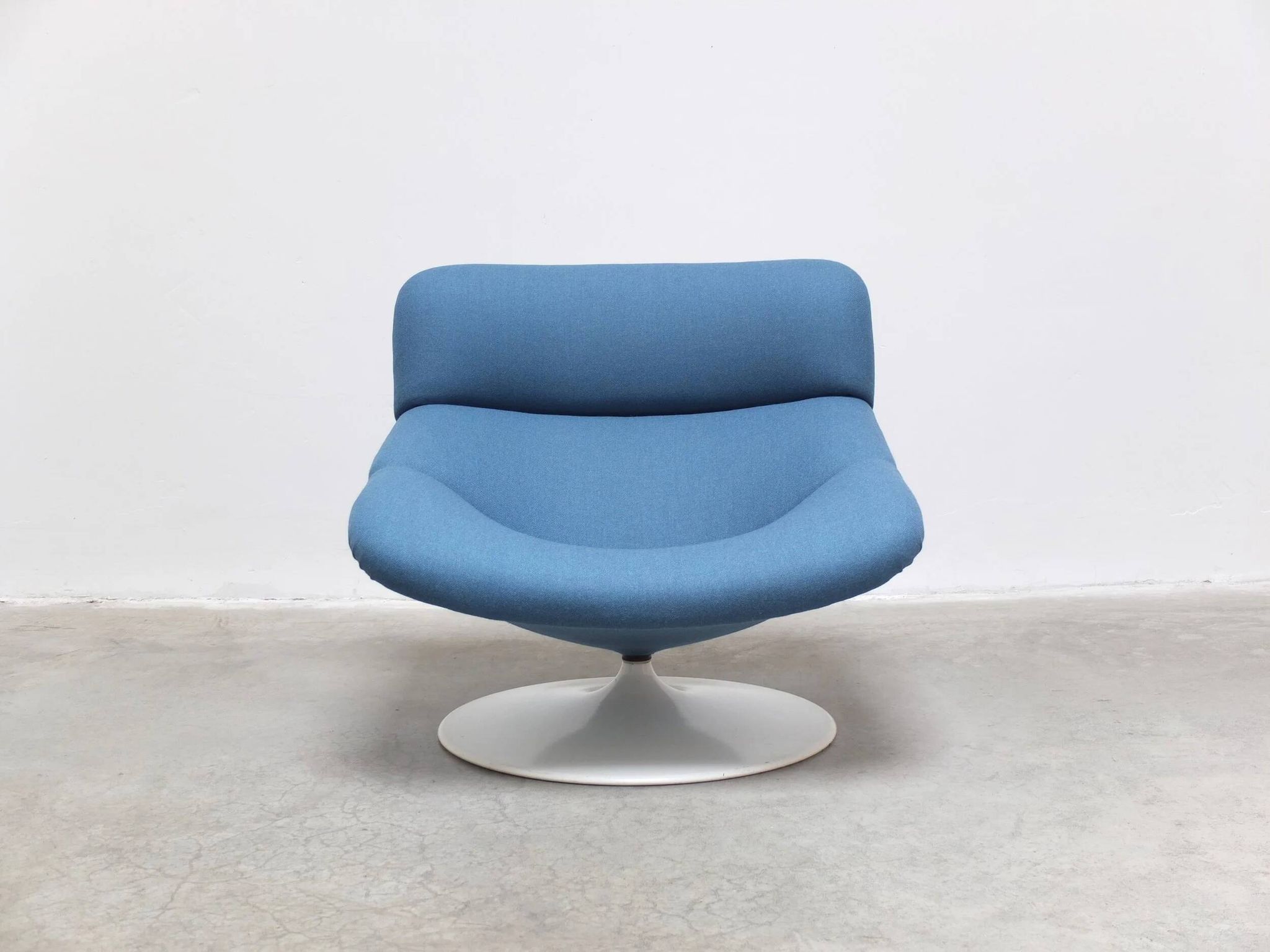 Iconic 'F518' lounge chair by Geoffrey Harcourt for Artifort, 1970s