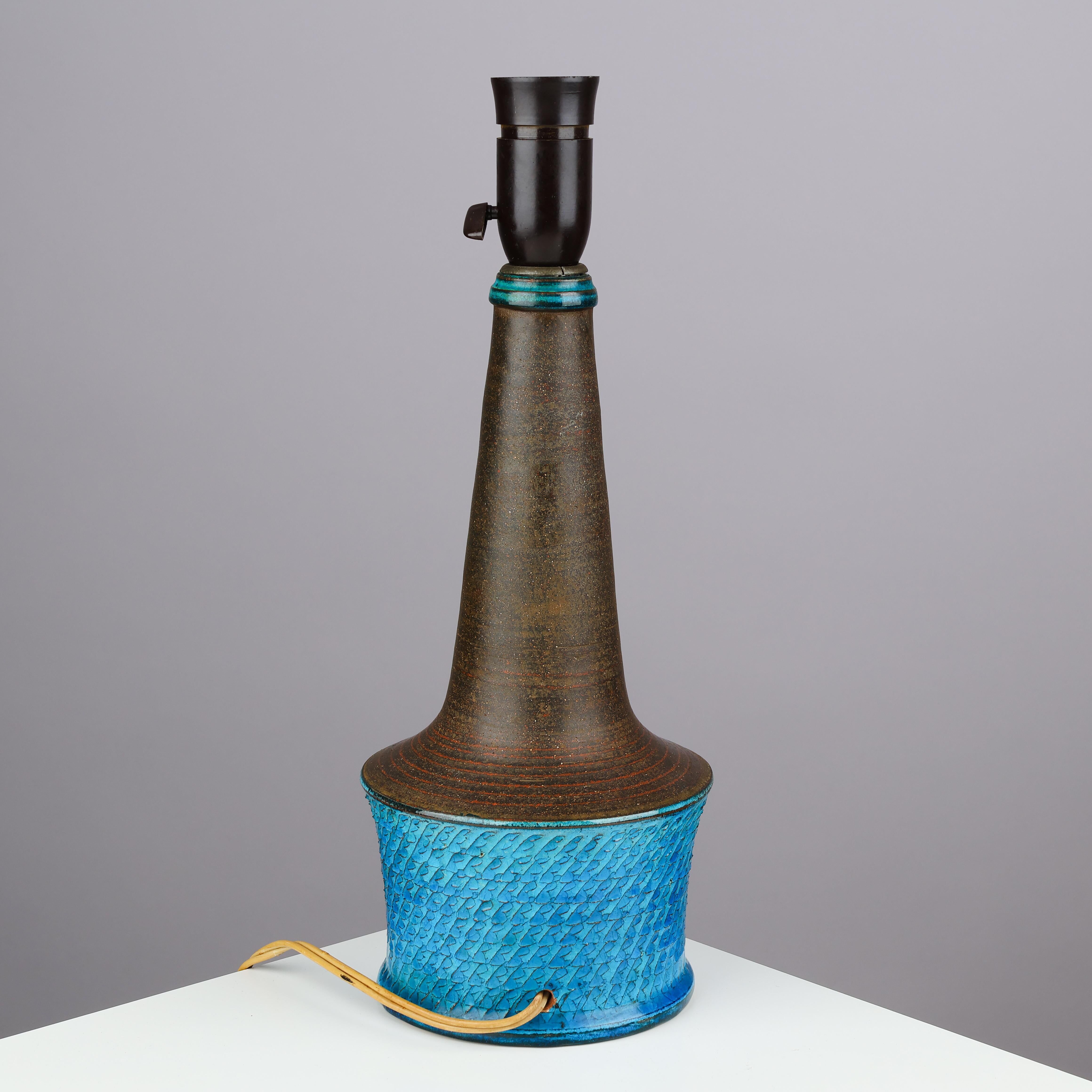 Nils Kahler table lamp in ceramic by Herman A. Kähler, Denmark, 1960 signed.