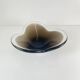 Coupe en verre fumé soufflé de forme libre, 1970