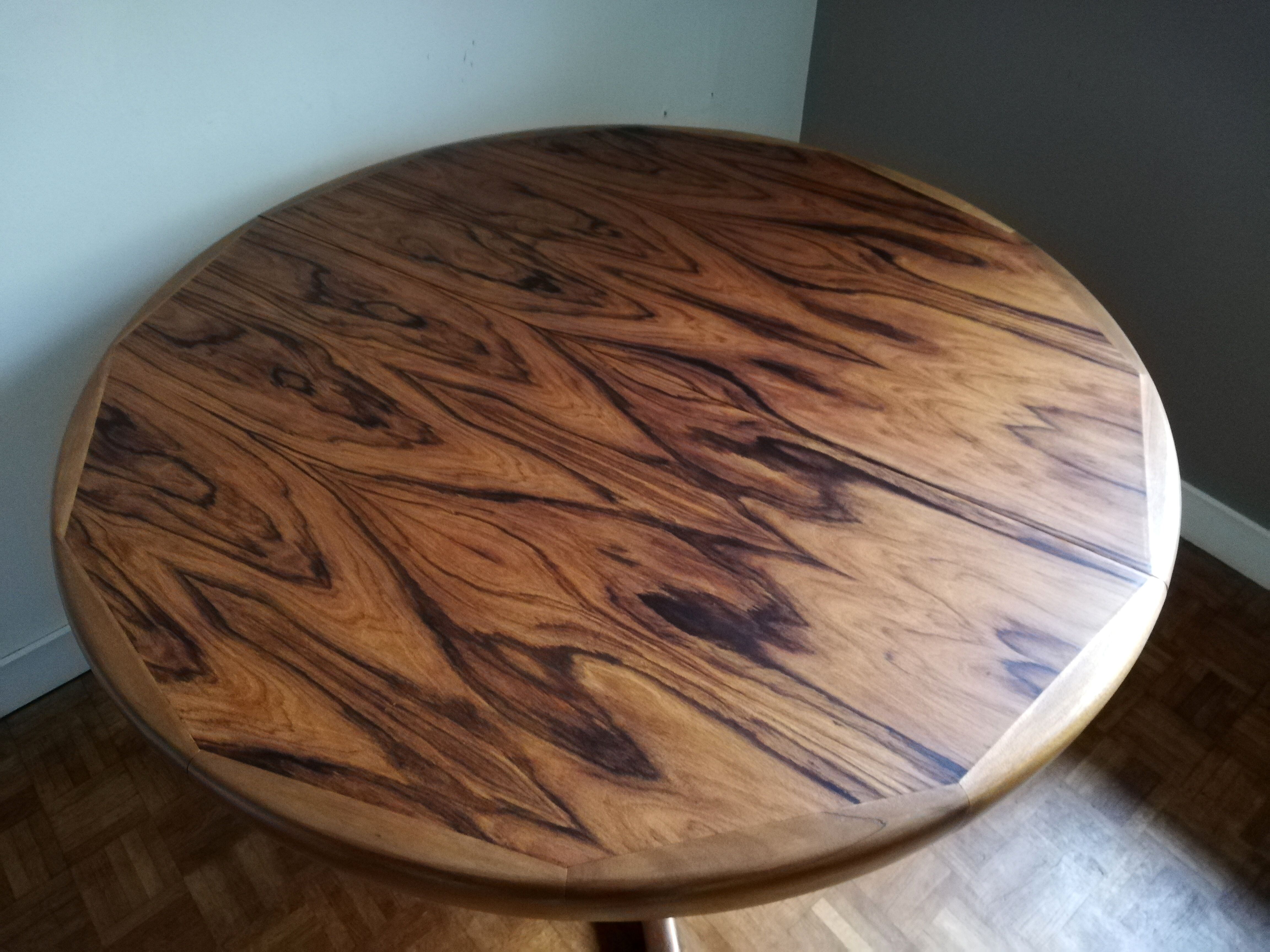 Central-footed rosewood round table