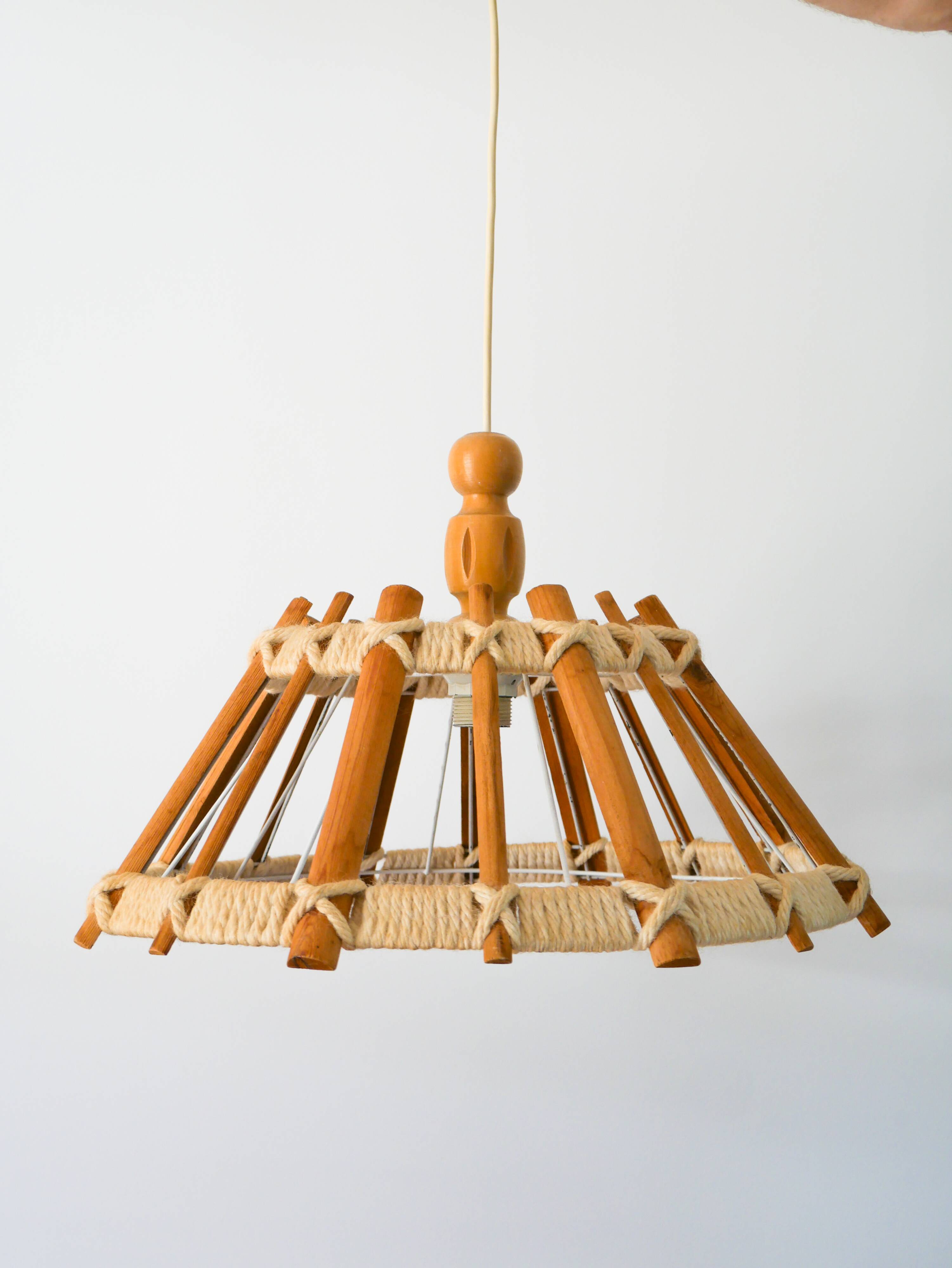 Scandinavian pendant light in wood and rope, 1960
