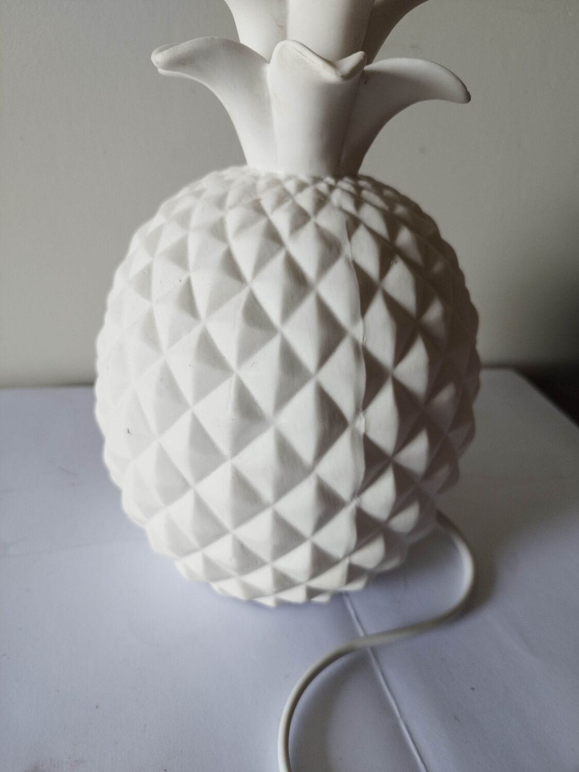 Pineapple lamp in white biscuit