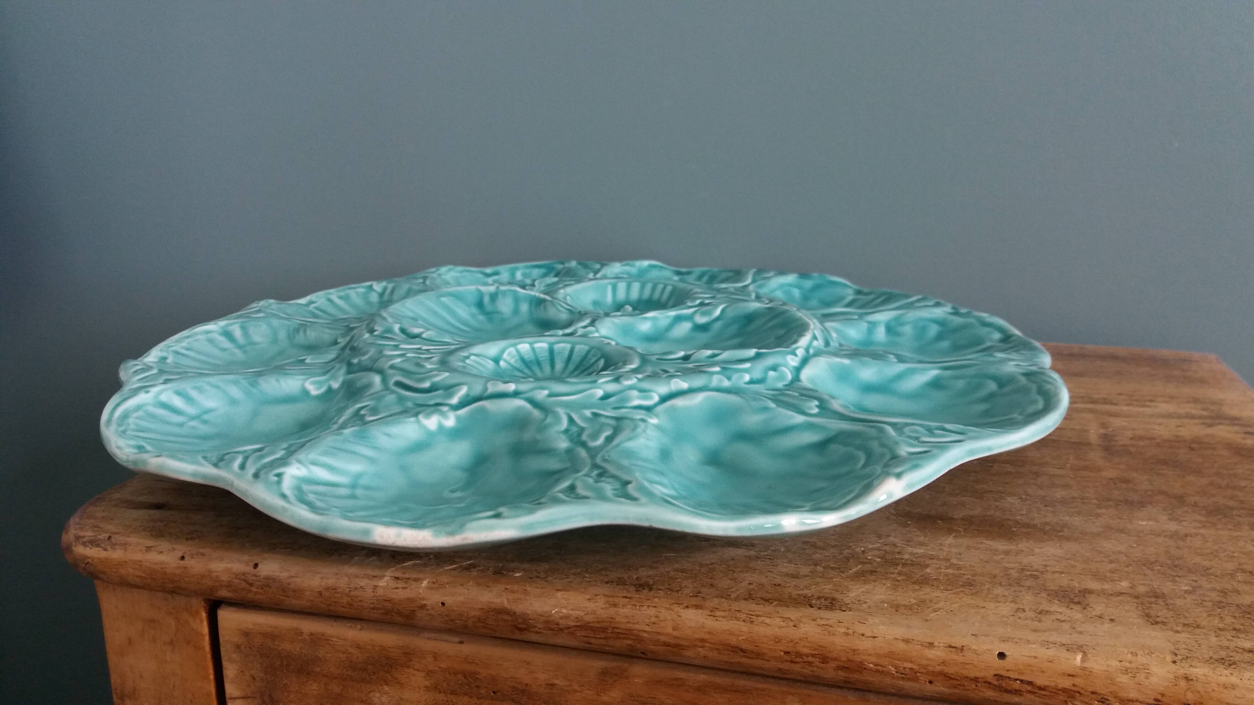 Turquoise barbotine oyster dish Gien France