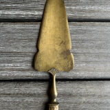 Art deco pie shovel