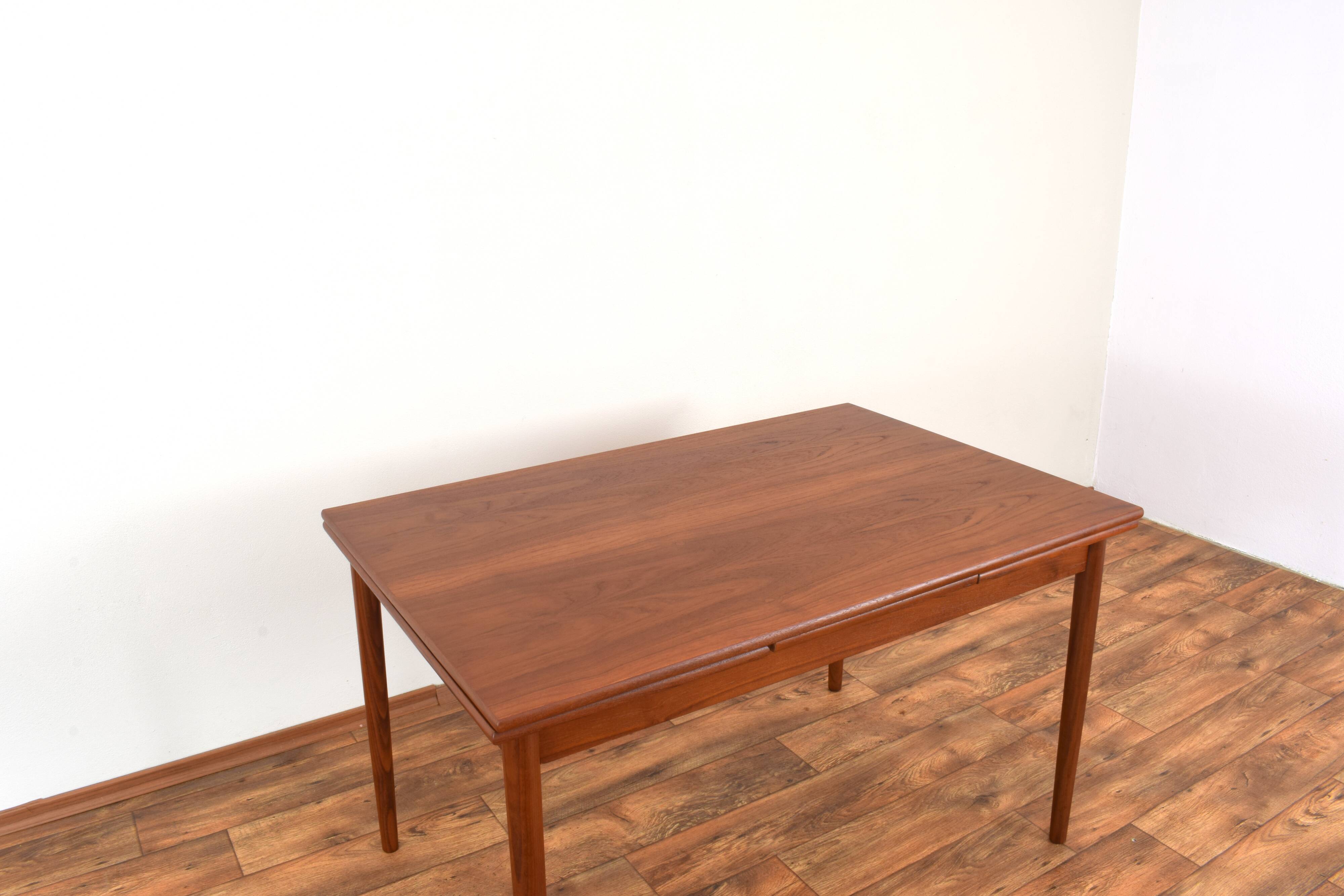 Mid-Century Danish Teak Extendable Dining Table, 1960s.