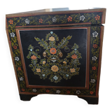 Old trunk chest lacquered Indian lacquered wood
