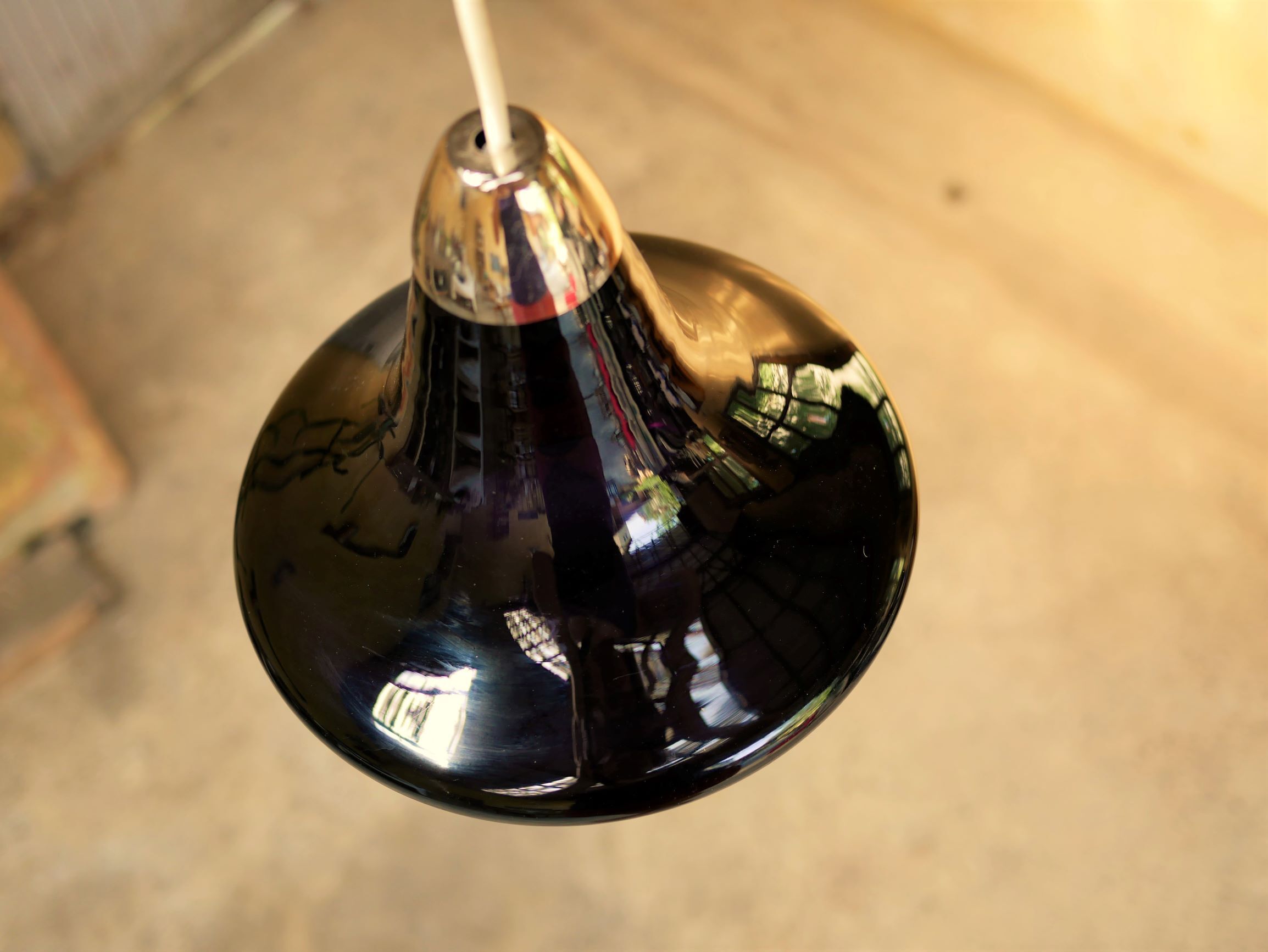 Suspension vintage noire en verre