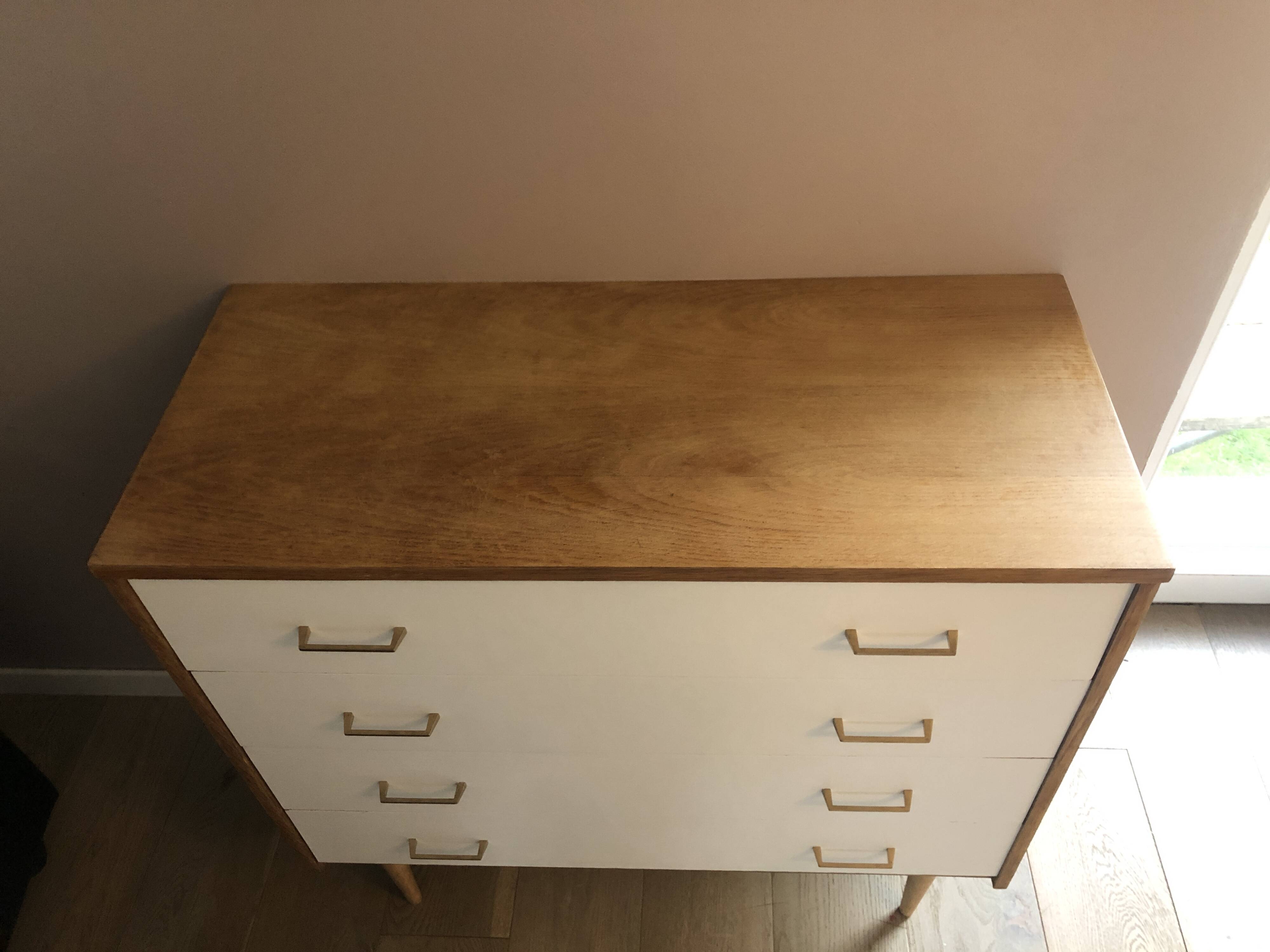 Chest of drawers