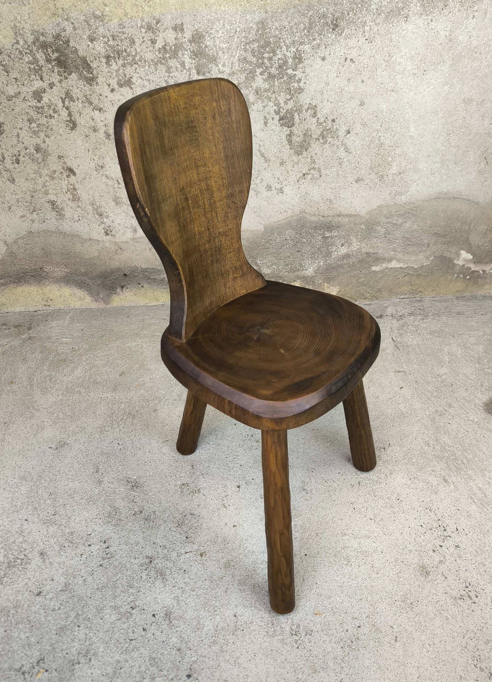 Vintage tripod chair made of solid wood.