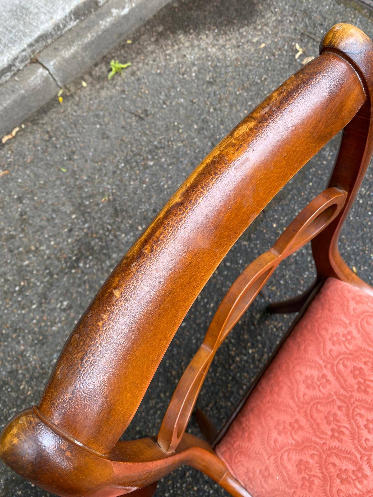 4 dining chairs made of solid wood and pink velvet fabric from the 1950s.
