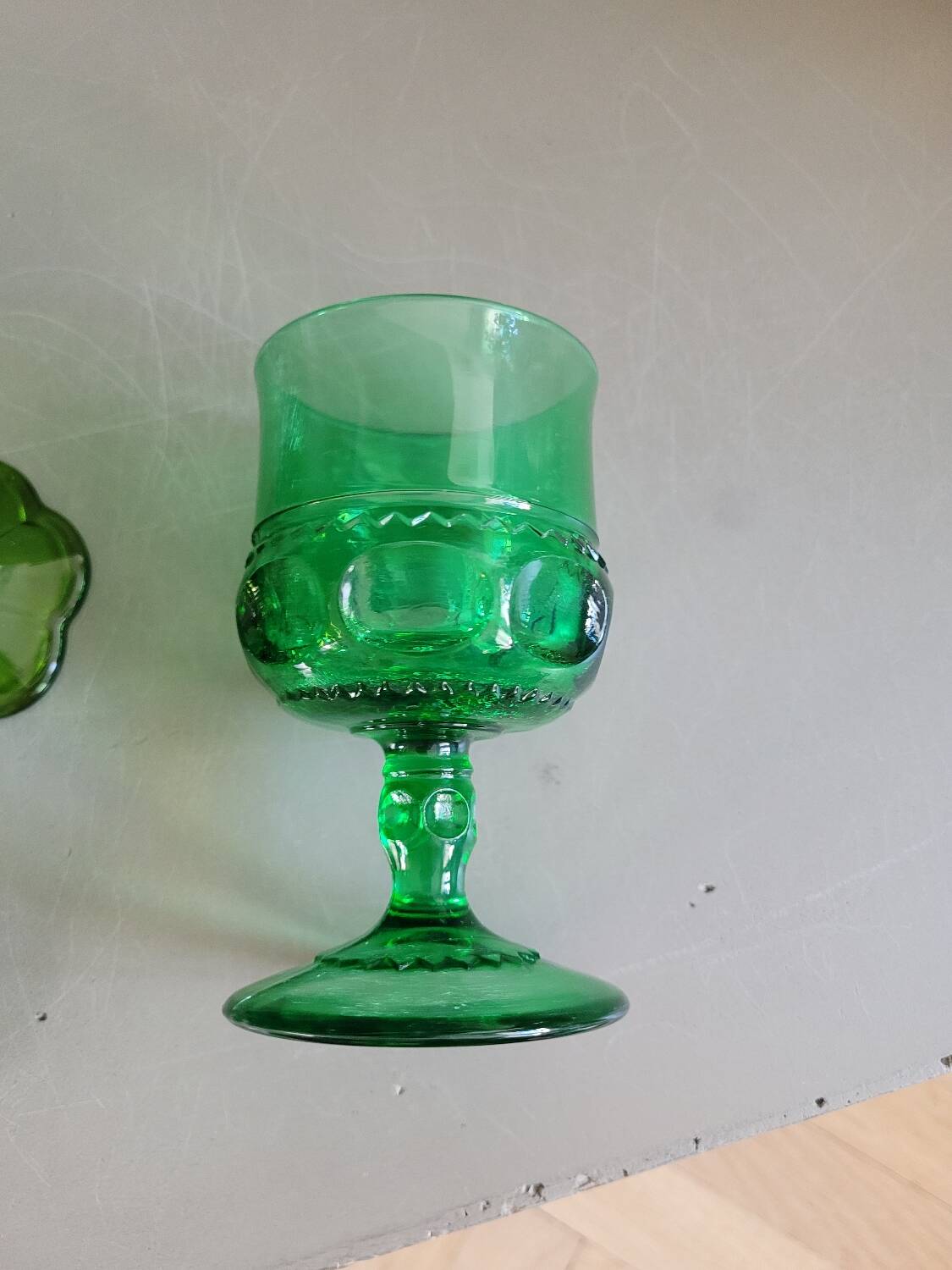 Set of 6 green molded glass glasses