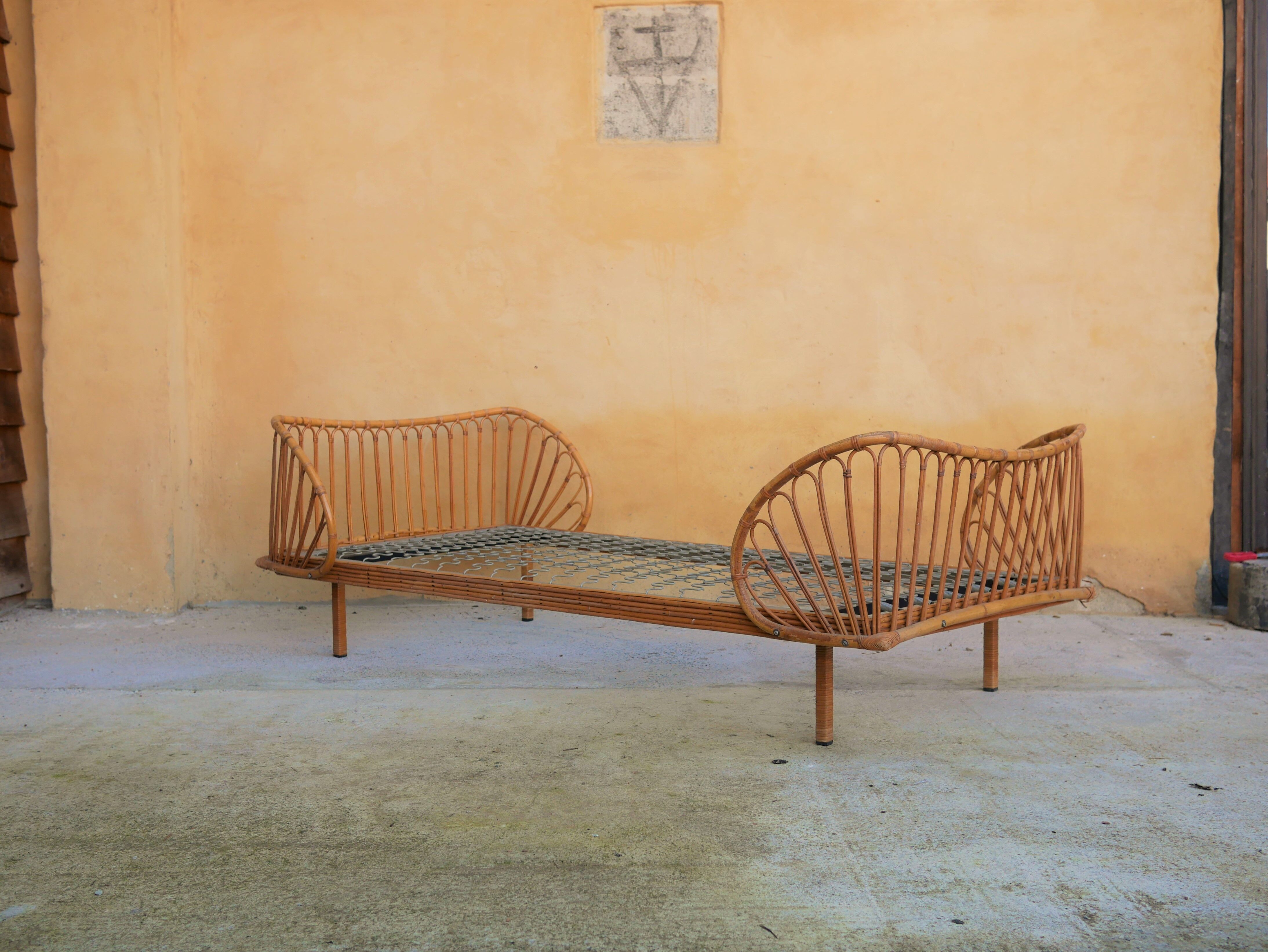 Vintage rattan bed 1960