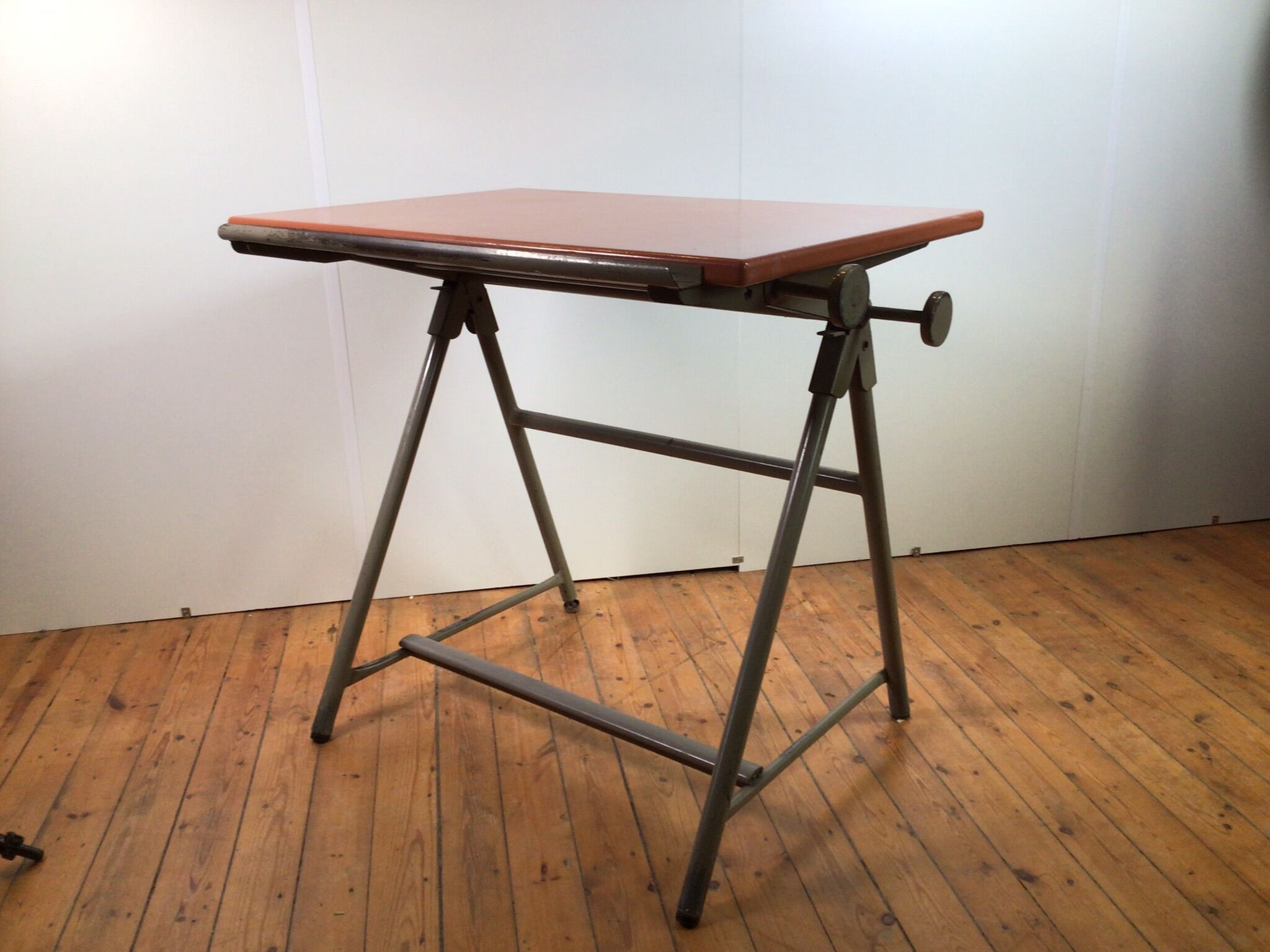 Drawing table