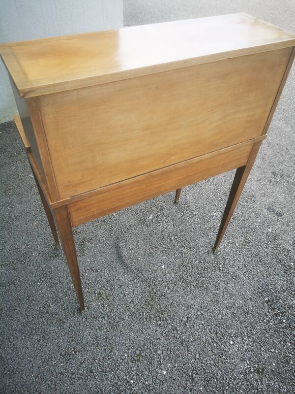 Bureau bonheur du jour style Louis XVI