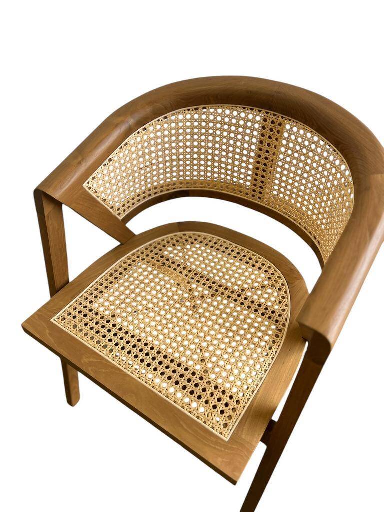 Curved 'Wabisabi' dining chair
