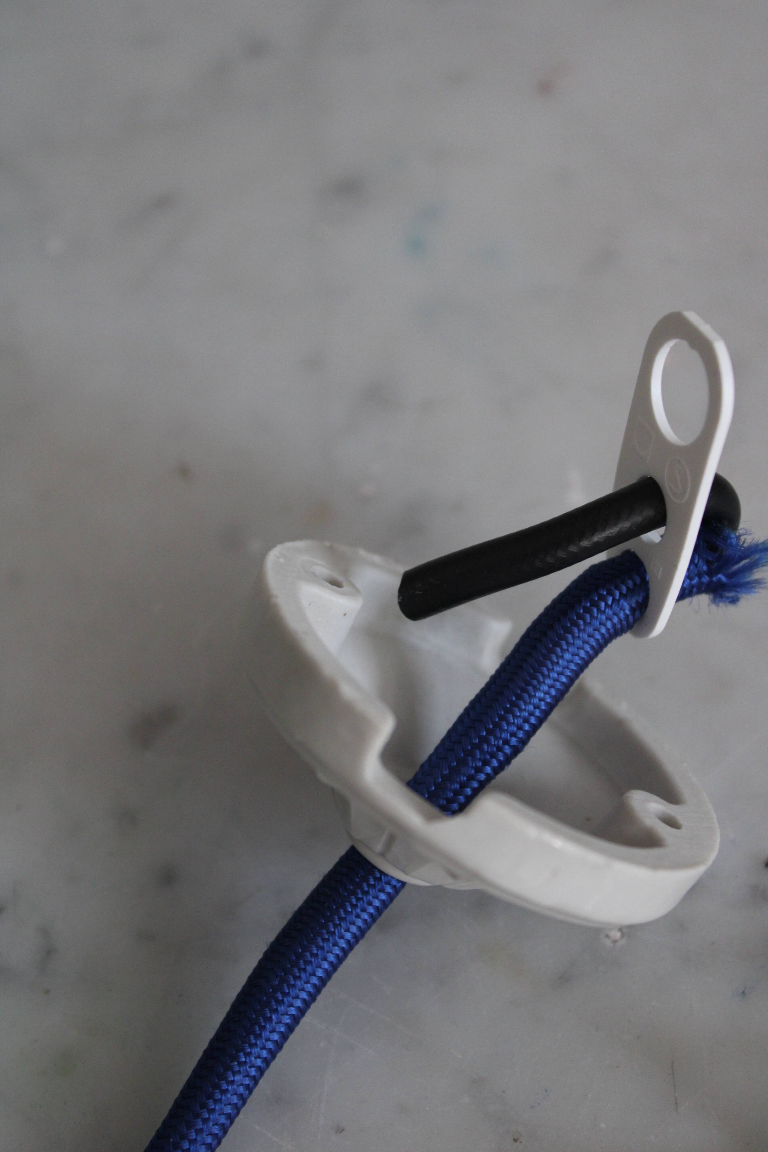 Dented opaline suspension