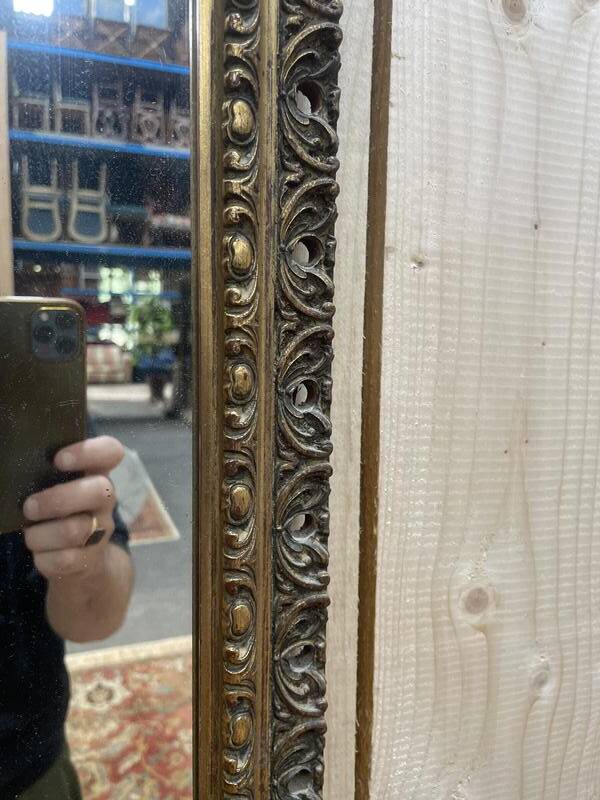 Petit miroir d'entre deux en bois doré
