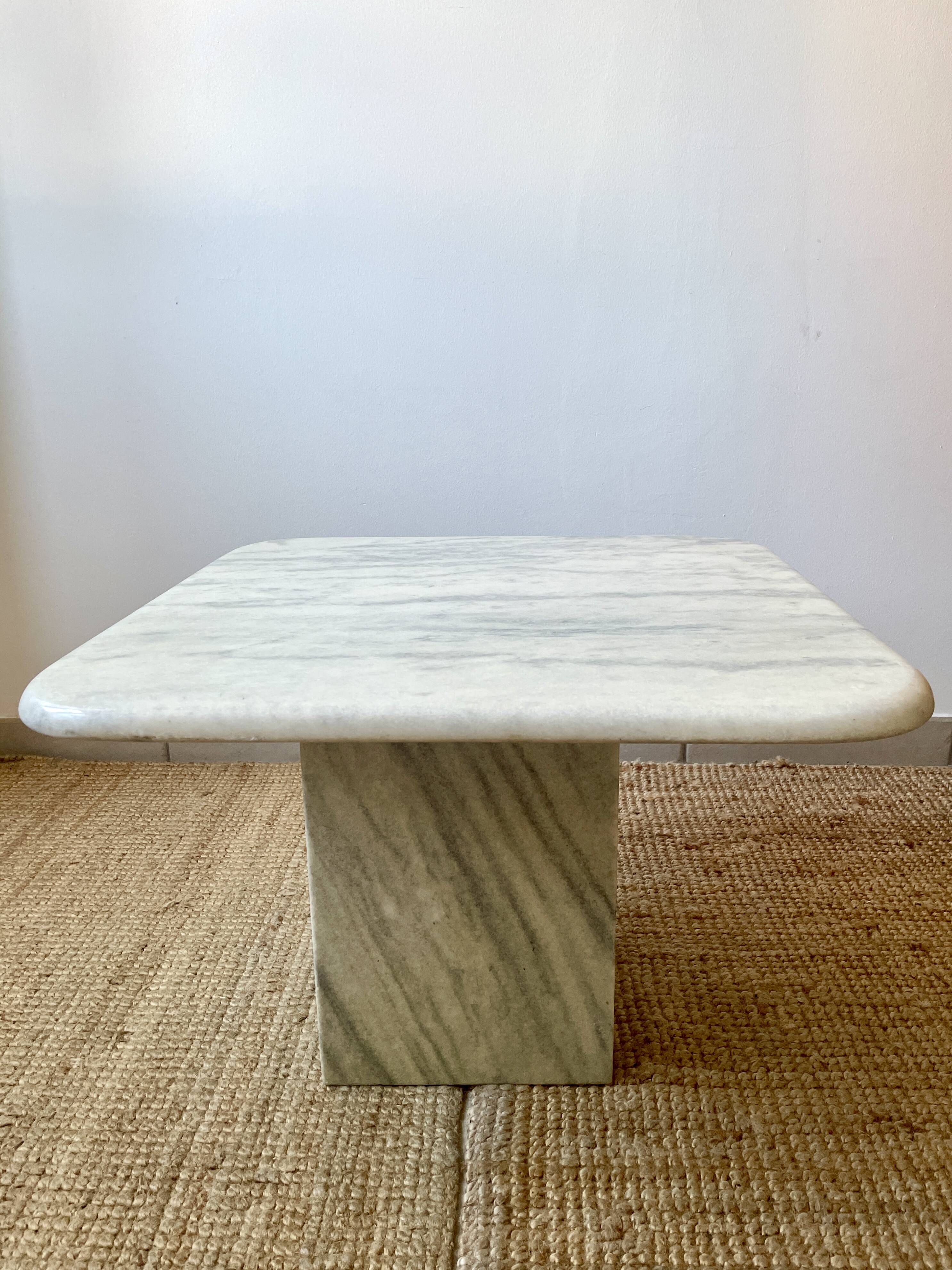 Square coffee table in Italian marble
