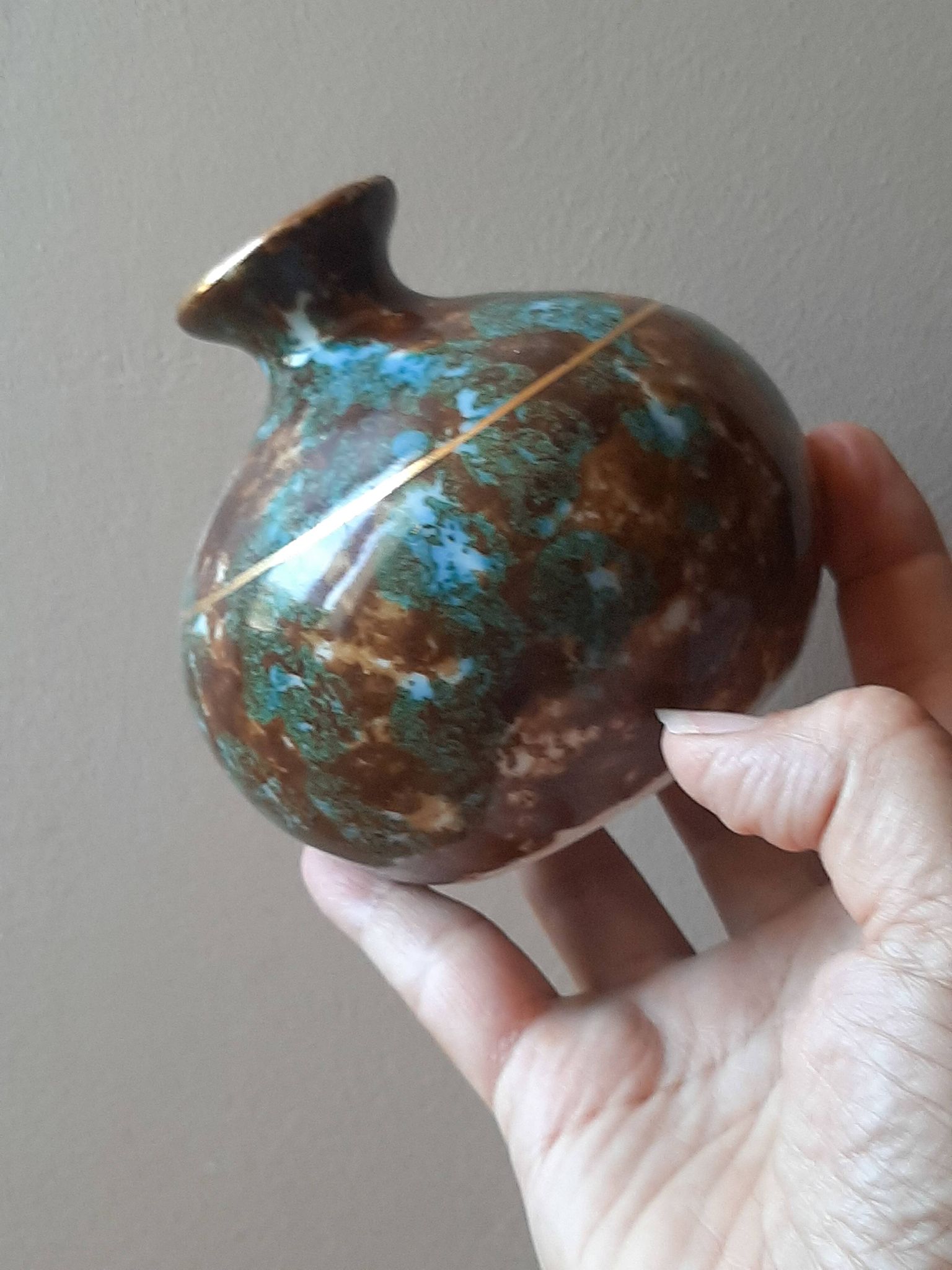 Vase soliflore en porcelaine de Limoges émaillée