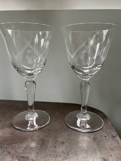 2 large crystal water glasses engraved Villeroy & Boch tulip shape