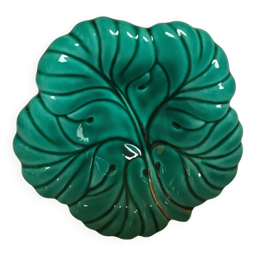 Leaf-shaped earthenware ring holder